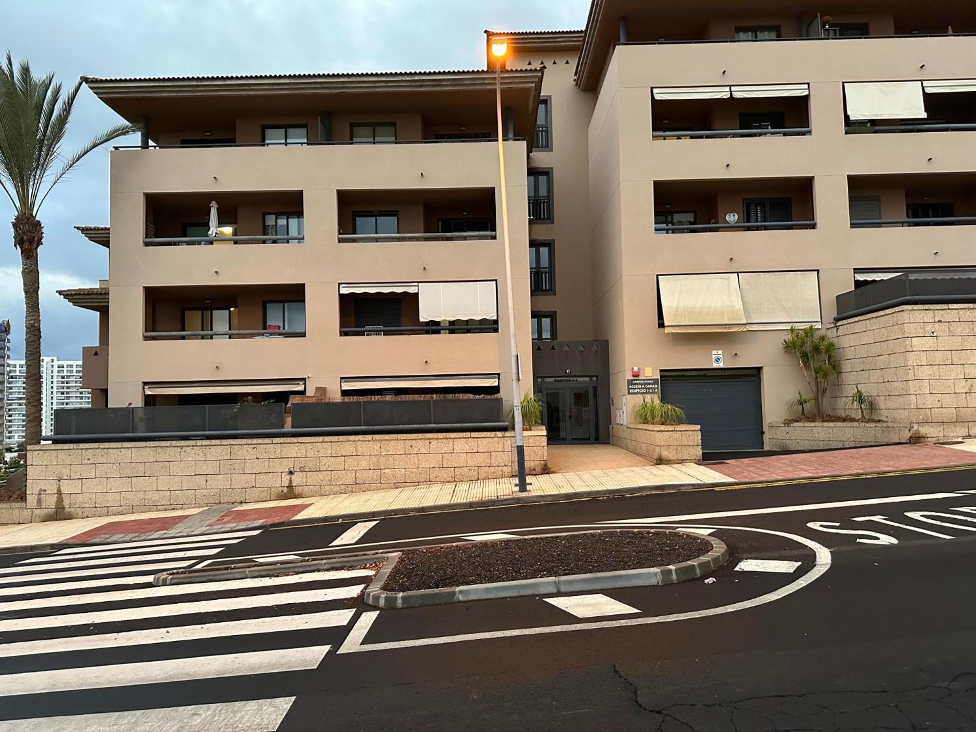 2 Bedroom With Parking, Wifi, Views & Heated Pool 帕莱索海滩 外观 照片